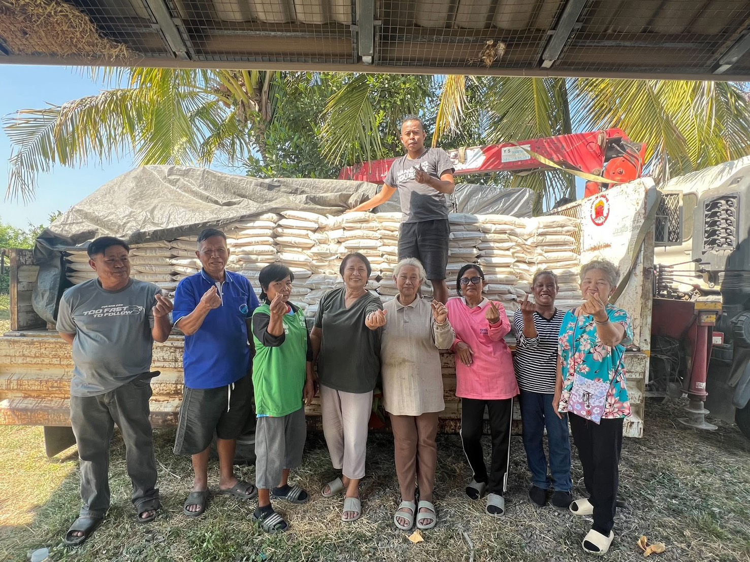 BangkudFarmersSendRicetotheSouth